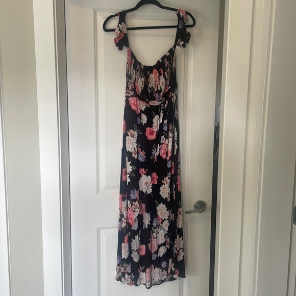 Floral dress, great for summer - Picture 1 of 4